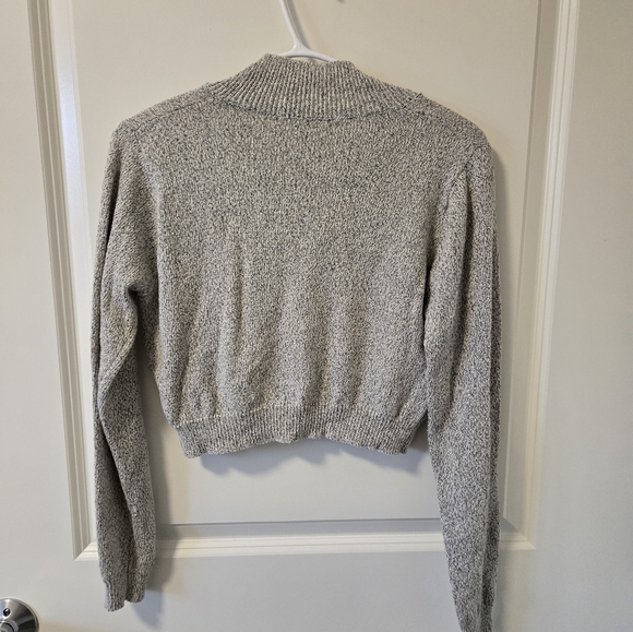 Cute Brandy Melville quarter zip - Picture 3 of 3
